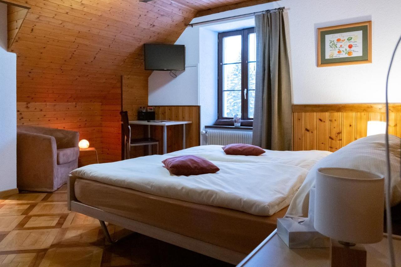 Auberge du Prévoux Le Locle Exterior foto