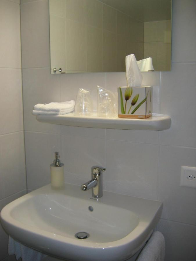 Auberge du Prévoux Le Locle Habitación foto